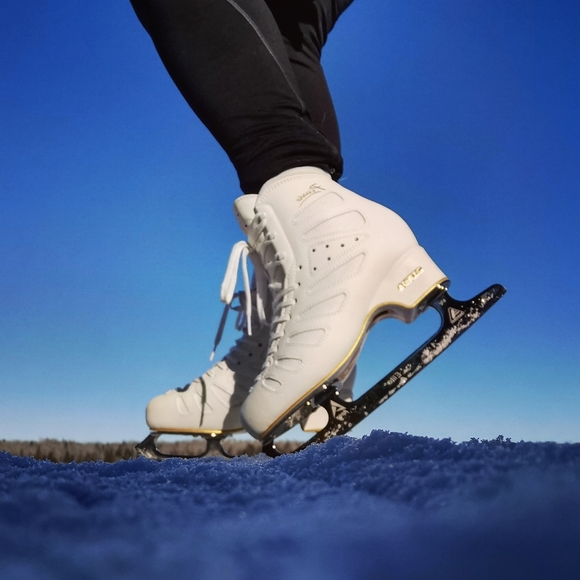 Meet your Posher, Danielle - Picture 5 of 6